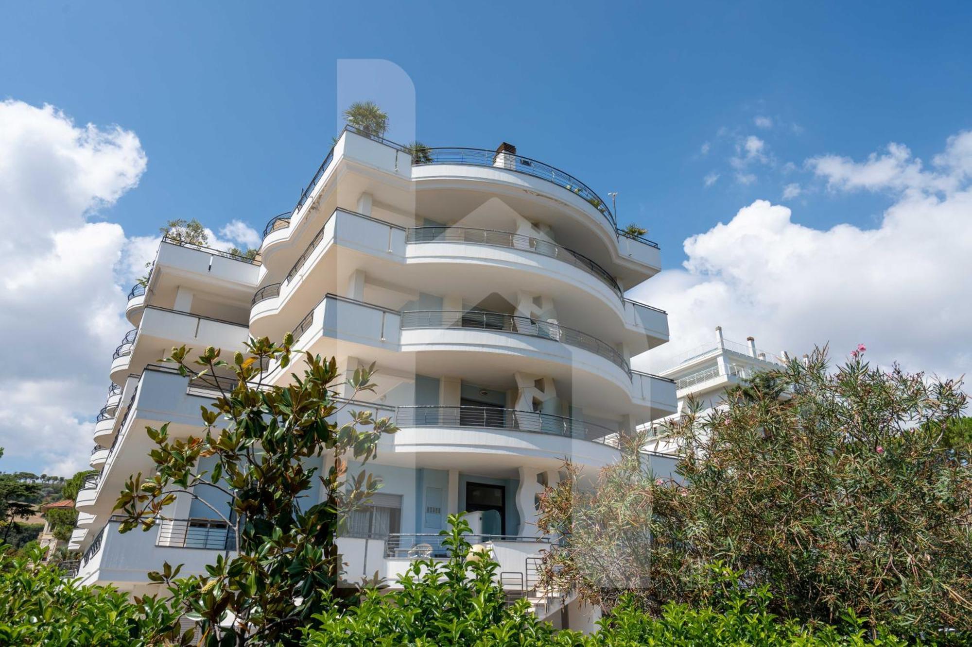 Homiday - Holiday Rendez Vous Pineto Exterior photo